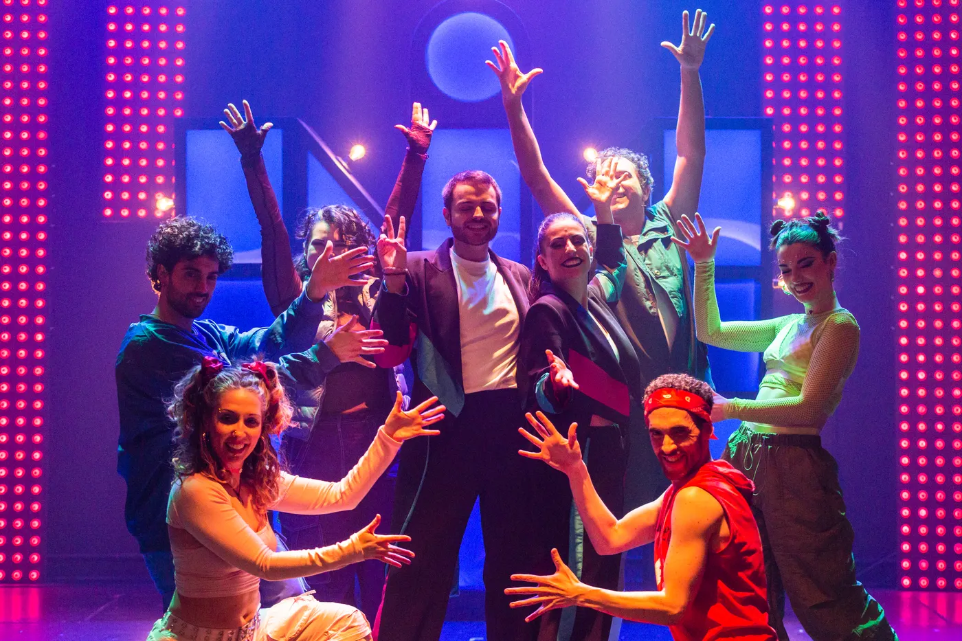 Milenial, The Show — escena 1